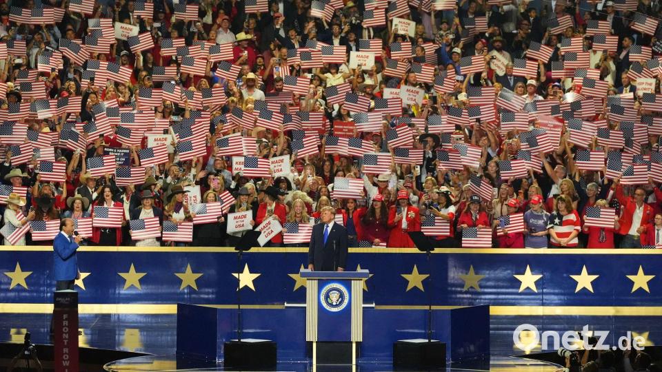 Beim Republikaner-Parteitag in Dallas betonte Trump gleich mehrfach: Bei den Midterms soll es um ihn gehen. (Archivbild) Bild: Tony Gutierrez/AP/dpa