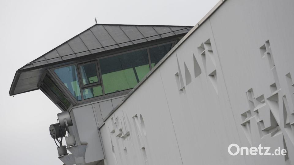In München beginnt ein Strafprozess um einen schwungvollen Drogenhandel in der Justizvollzugsanstalt Stadelheim. (Archivbild) Bild: Andreas Gebert/dpa