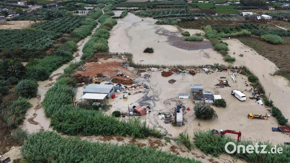Das Hochwasser überschwemmt ein Geschäft nahe Heraklion auf Kreta. Bild: InTime News/AP/dpa