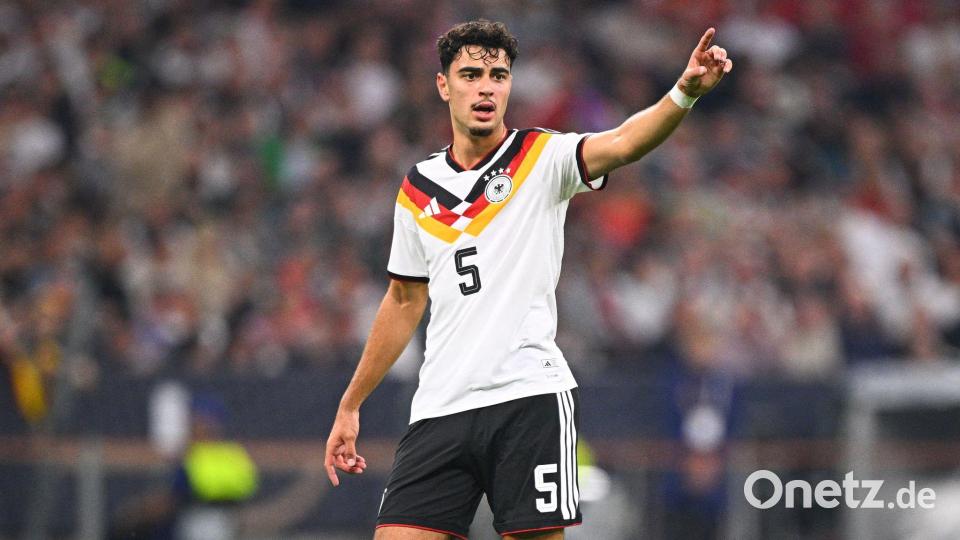 Der Dirigent mit der ruhmreichen Beckenbaler-Nummer. Bild: Tom Weller/dpa