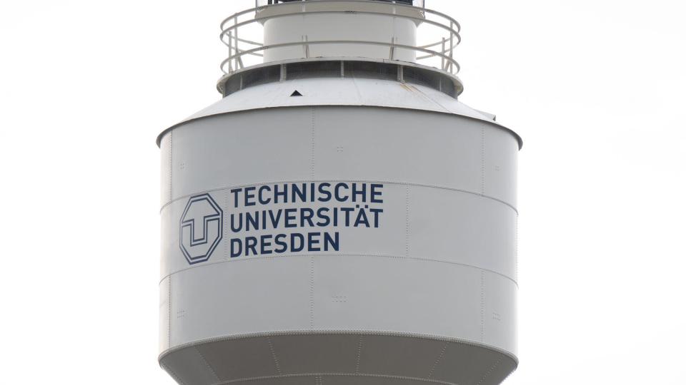 An den Universitäten wird geforscht, in den Unternehmen aber zu wenig. (Archivbild) Bild: Robert Michael/dpa