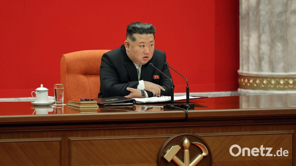 Trotz Resolutionen des UN-Sicherheitsrats testet Pjöngjang immer wieder ballistische Raketen. (Archivbild) Bild: Uncredited/KCNA/KNS/dpa