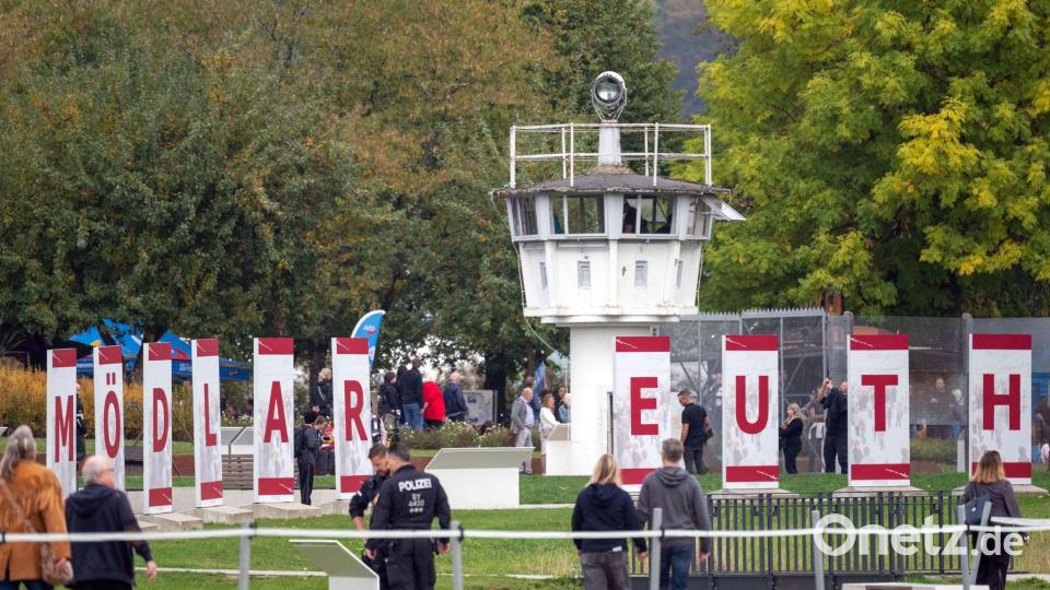 Das Museum bietet Vorträge, Filmvorführungen und kostenlose Kurzführungen auf dem Außengelände und am Grenzturm Heinersgrün. Bild: Pia Bayer/dpa