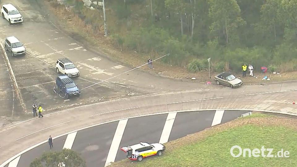 Der Autofahrer wurde im australischen Newcastle von der Polizei festgenommen. Bild: Uncredited/Australian Broadcasting Corp/CHANNEL 7/CHANNEL 9/AP/dpa