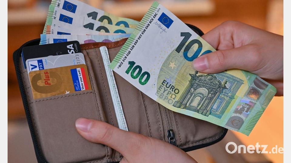 Die Einkommen in Ostdeutschland sind statistisch deutlich niedriger als im Westen. (Symbolbild) Bild: Patrick Pleul/dpa-Zentralbild/dpa