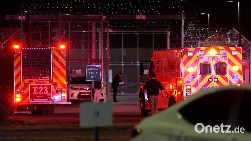 Rettungsfahrzeuge treffen in einer Hochsicherheitsanstalt in Nashville ein, nachdem die Hinrichtung von Christa Pike abgebrochen wurde. Bild: George Walker IV/AP/dpa