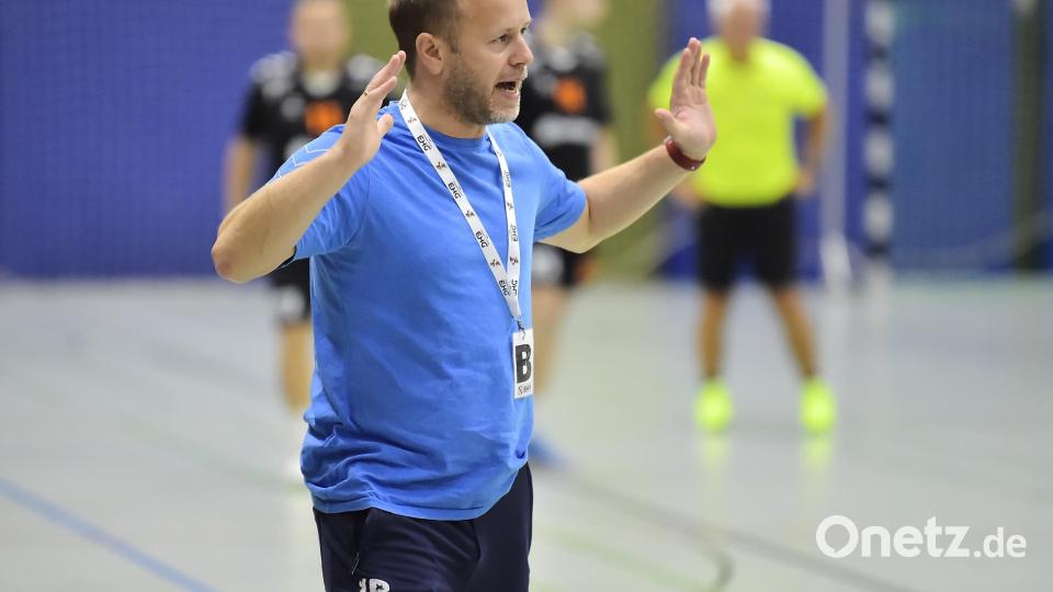 Marc-Jannis Prelle, Trainer HSG Weiden. Bild: Hubert Ziegler