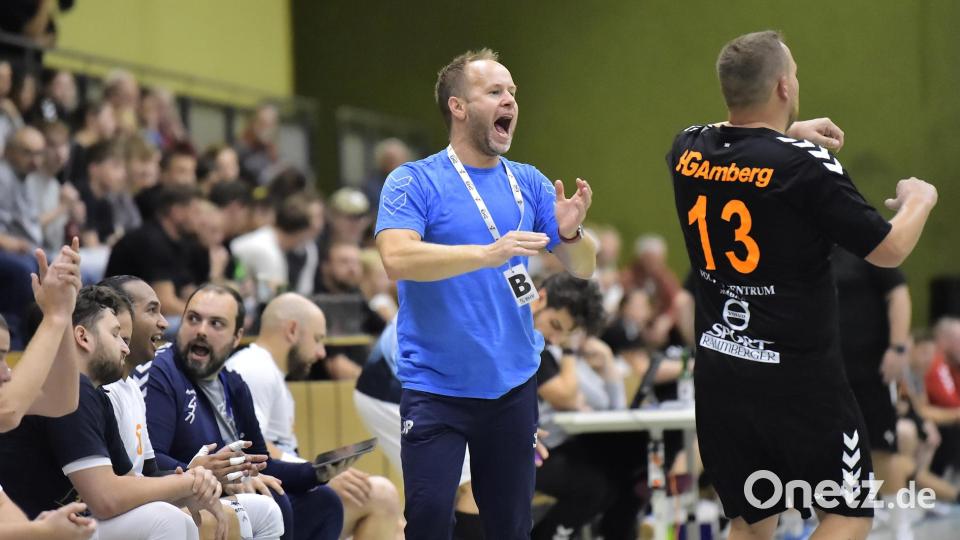 Marc-Jannis Prelle, Trainer HSG Weiden.
HG Amberg - HSG Weiden Bild: Hubert Ziegler