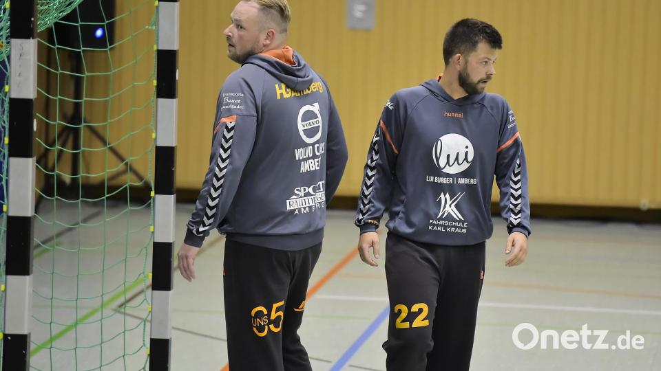 Die beiden Torhüter der HG Amberg, Christian Wismeth (links) und Dominik Raschke (rechts). Bild: Hubert Ziegler