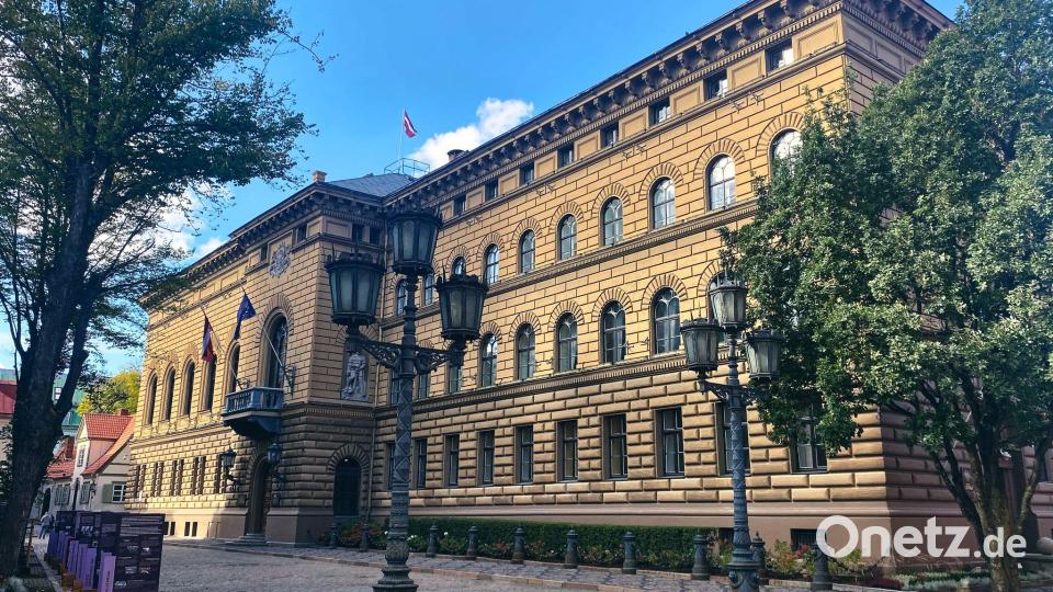Im Parlament Saeima bekommt die Regierungspartei voraussichtlich 42 der 100 Sitze. (Archivbild) Bild: Alexander Welscher/dpa