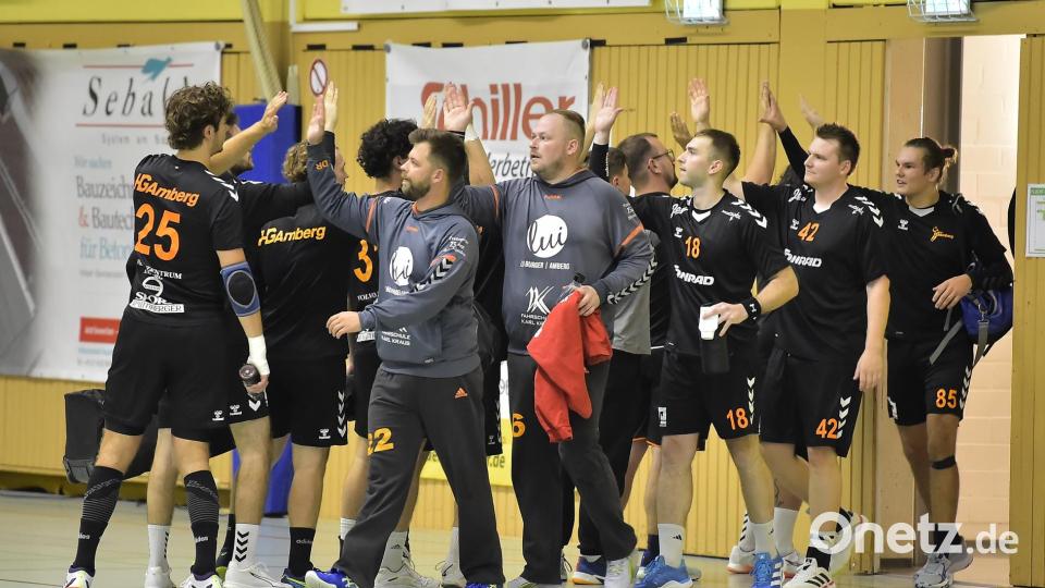 Die HG Amberg vor dem Match. Bild: Hubert Ziegler