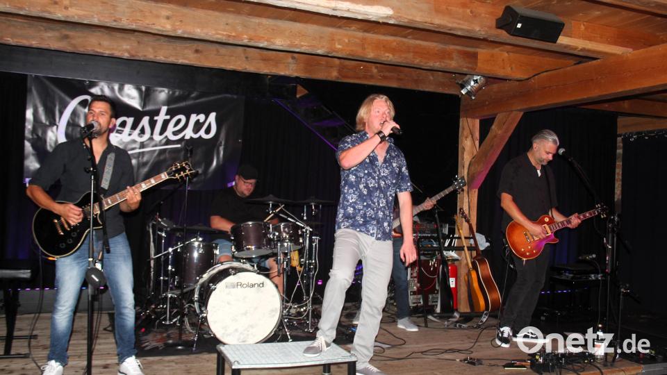 "Coasters" waren die Lokalmatadoren und präsentierten einen Mix aus eigenen Songs und Cover-Versionen im Schafferhof in Neuhaus. Bild: Holger Stiegler