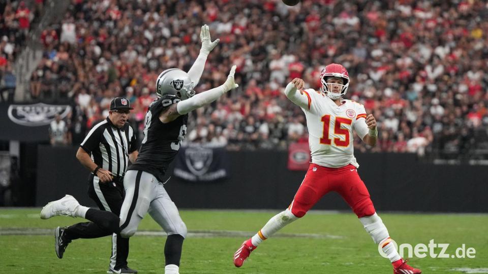 Die Chiefs mit Patrick Mahomes (15) sind eines von nur noch drei ungeschlagenen Teams in der NFL. Bild: Rick Scuteri/AP/dpa