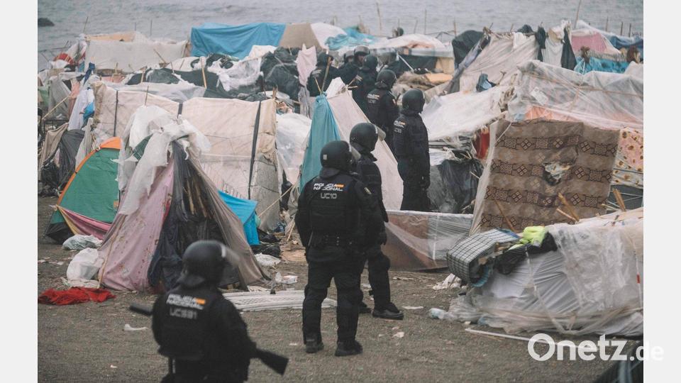 Rund 3.000 überwiegend junge marokkanischen Männer hatten in den selbstgebauten Hütten monatelang auf ein neues Leben in Spanien gehofft. Bild: Fabian Suspensivo/ZUMA Press Wire/dpa