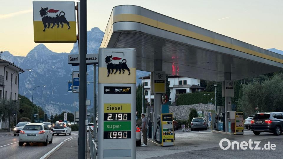 Für Diesel gilt an mehreren Tankstellen in Italien der freiwillige Preisdeckel v2,19 Euro pro Liter.  Bild: Sabine Dobel/dpa