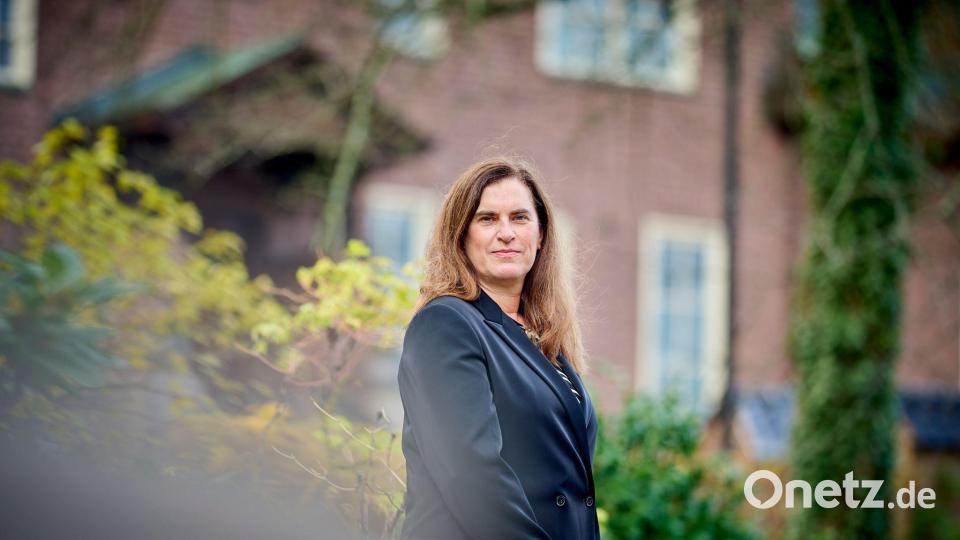 Ellen Moons ist die erste Generalsekretärin in der Geschichte der Königlich-Schwedischen Akademie der Wissenschaften. Bild: Patrik Lundin/KVA/dpa