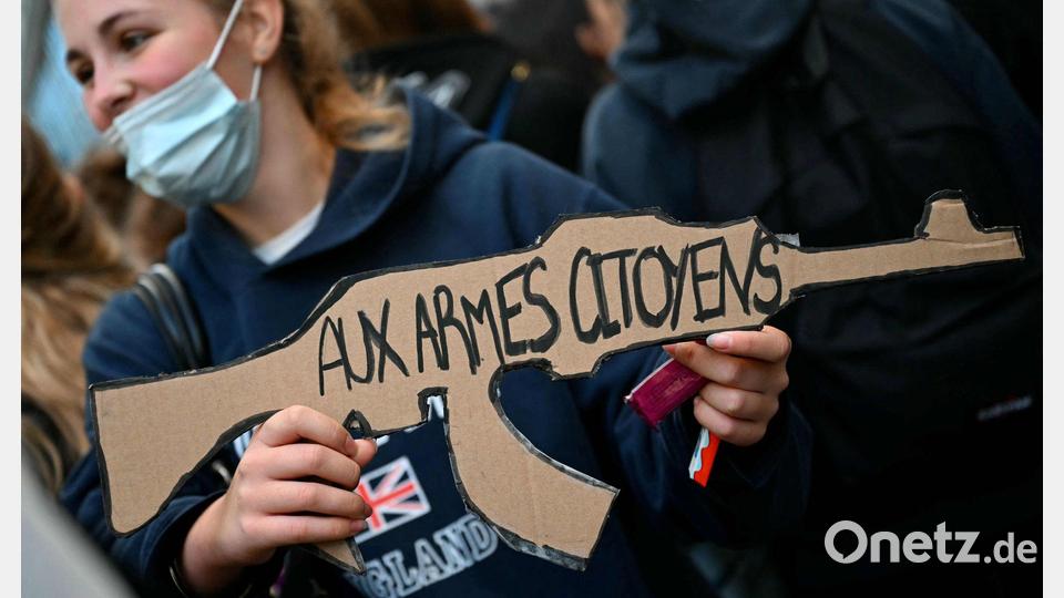 Während der Schülerproteste wurden etliche Einsatzkräfte und Schüler verletzt. (Archivbild) Bild: Lou Benoist/AFP/dpa