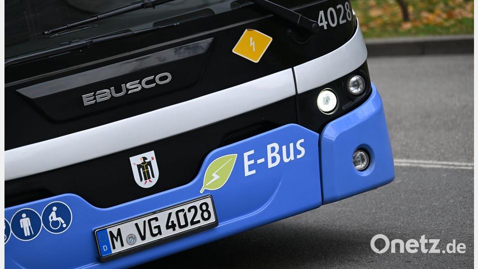 Bei der Umrüstung auf E-Busse liegt München nach einer Untersuchung im Mittelfeld. (Archivbild) Bild: Angelika Warmuth/dpa