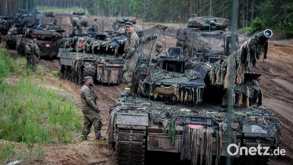 Bundeswehr-Panzer bei einer Übung in Litauen. Die Satellitenaufnahmen sollen auch der deutschen Brigade in dem baltischen Land helfen. Bild: Kay Nietfeld/dpa