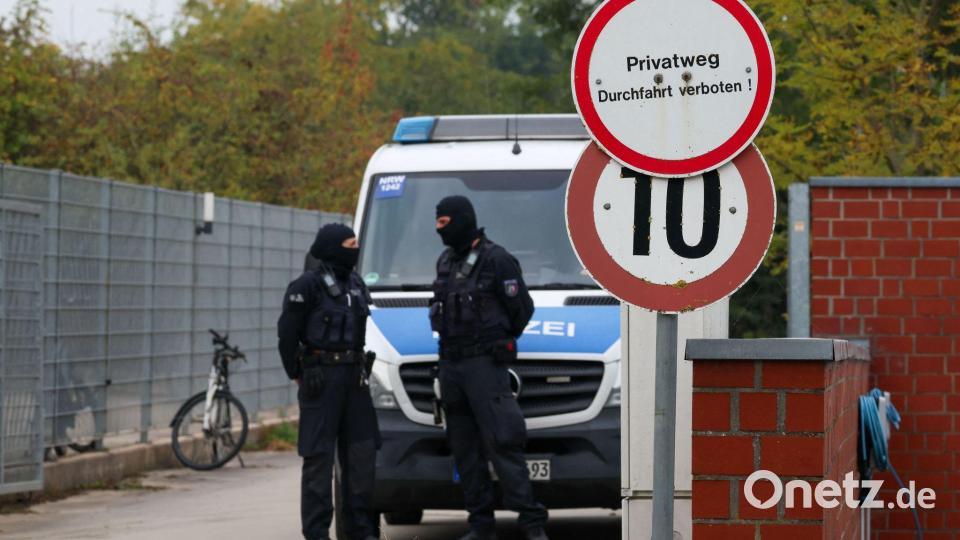 Die Polizei durchsuchte auch das Wohnhaus von Hanning in Nordrhein-Westfalen. Bild: Christoph Reichwein/dpa