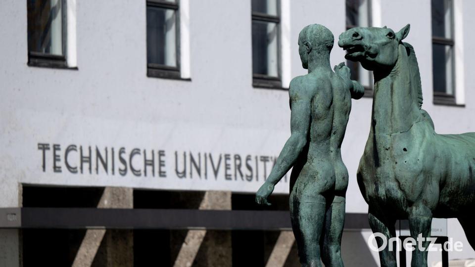 Die bayerischen Hochschulen starten mit mehr Studienanfängern ins anstehende Wintersemester. (Archivbild) Bild: Sven Hoppe/dpa