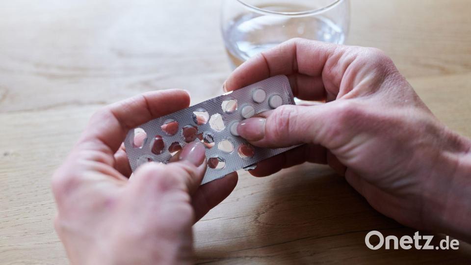 Seit diesem Herbst sind Abnehmmedikamente nun auch als Tablette in deutschen Apotheken verfügbar. (Archivbild) Bild: Annette Riedl/dpa