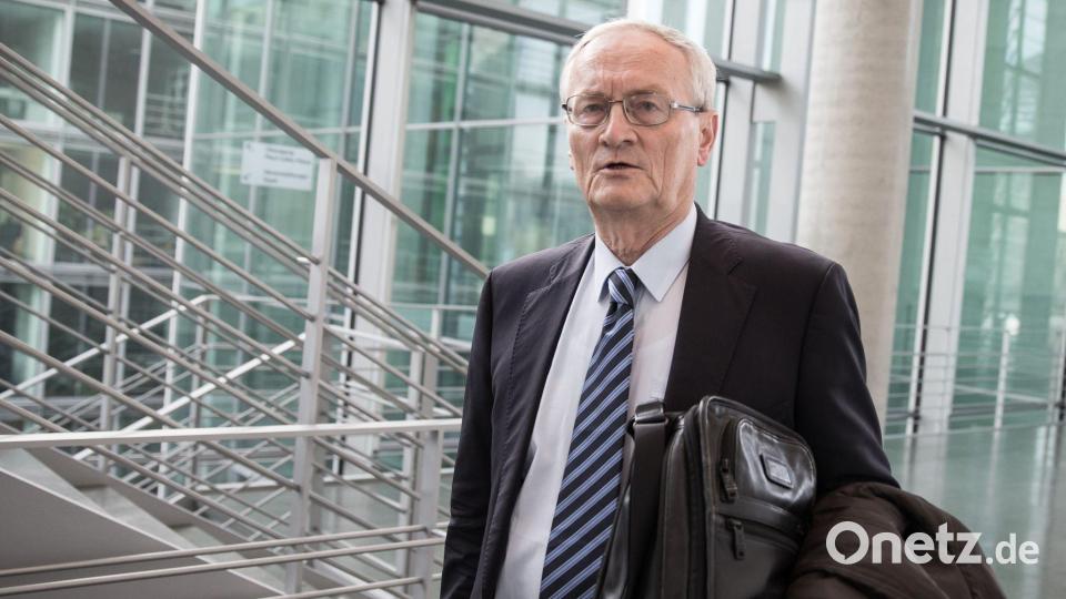 August Hanning, Ex-Präsident des Bundesnachrichtendienstes, sitzt wegen Spionagevorwürfen in Untersuchungshaft. Bild: Michael Kappeler/dpa