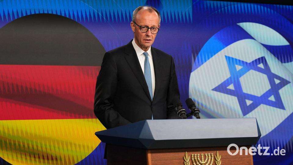 Bundeskanzler Friedrich Merz (CDU) hat Israel die Unterstützung Deutschlands zugesagt. (Archivbild) Bild: Ariel Schalit/Pool AP/dpa
