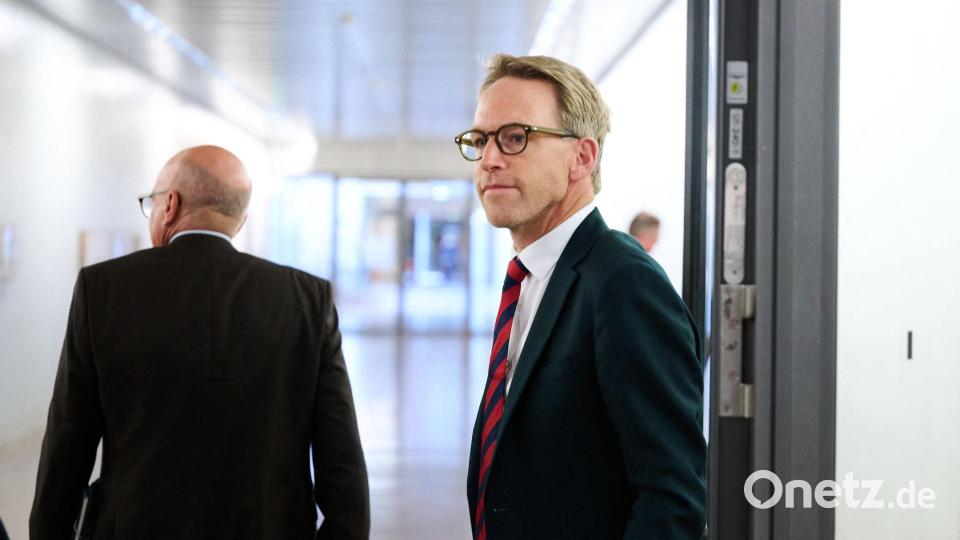 Der Vorsitzende des parlamentarischen Gremiums zur Kontrolle der Geheimdienste, Marc Henrichmann (CDU) verlangt schärfere Transparenzregeln für ehemalige Geheimnisträger. Bild: Annette Riedl/dpa