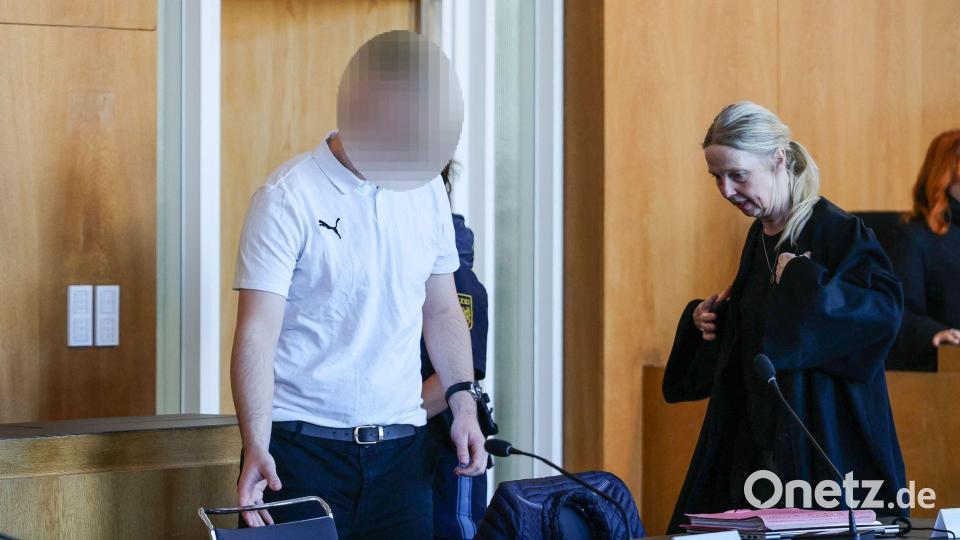 Der Angeklagte hat die Vorwürfe eingeräumt. Bild: Daniel Löb/dpa