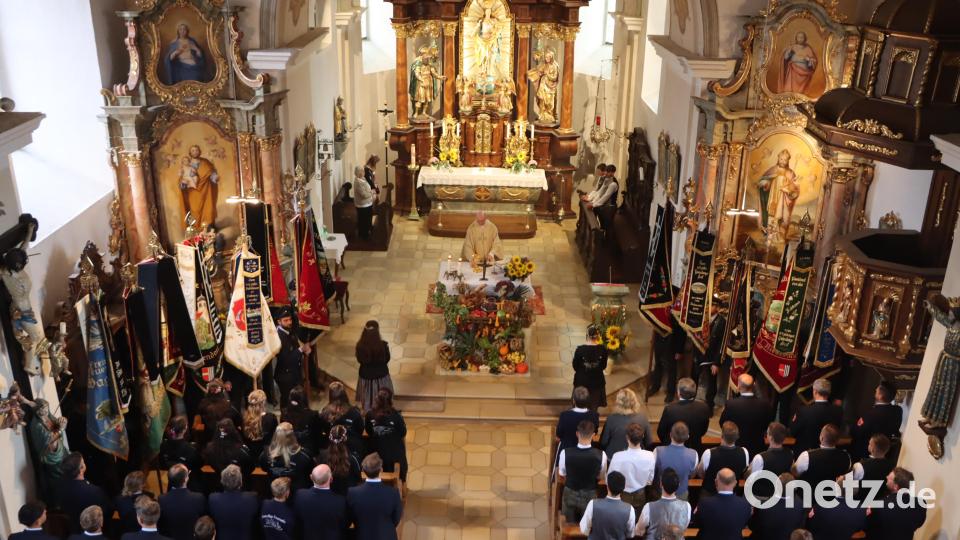 Der Festgottesdienst in der Marienkirche Pertolzhofen. Bild: Lena Laubmann