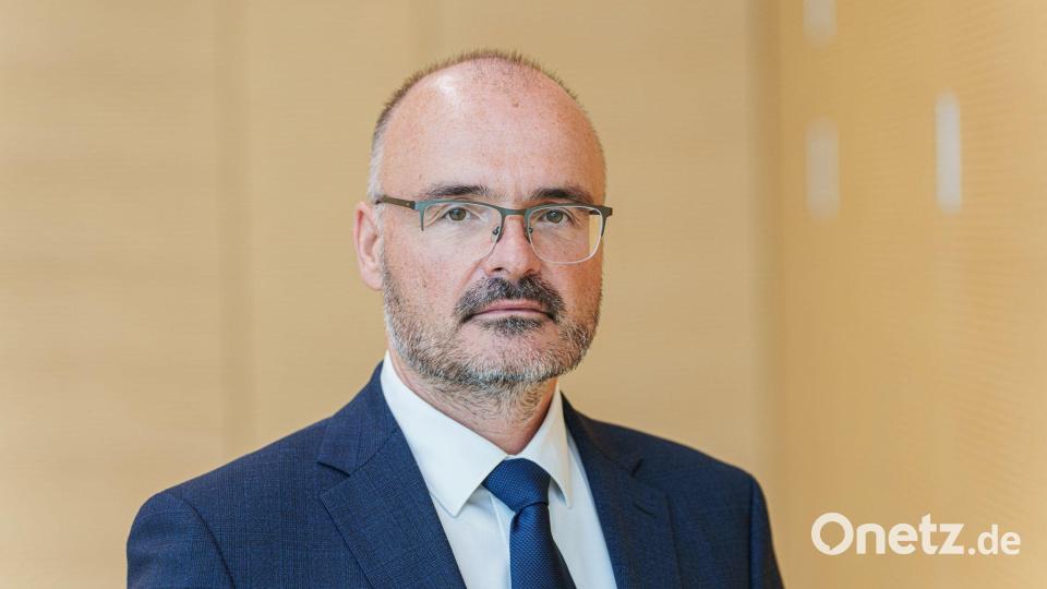 Der Weiße Ring mit dem Ehrenvorsitzenden Patrick Liesching vermutet, dass „hier ein riesiges Kriminalitätsfeld im Dunklen liegt“. (Archivbild) Bild: Andreas Arnold/dpa