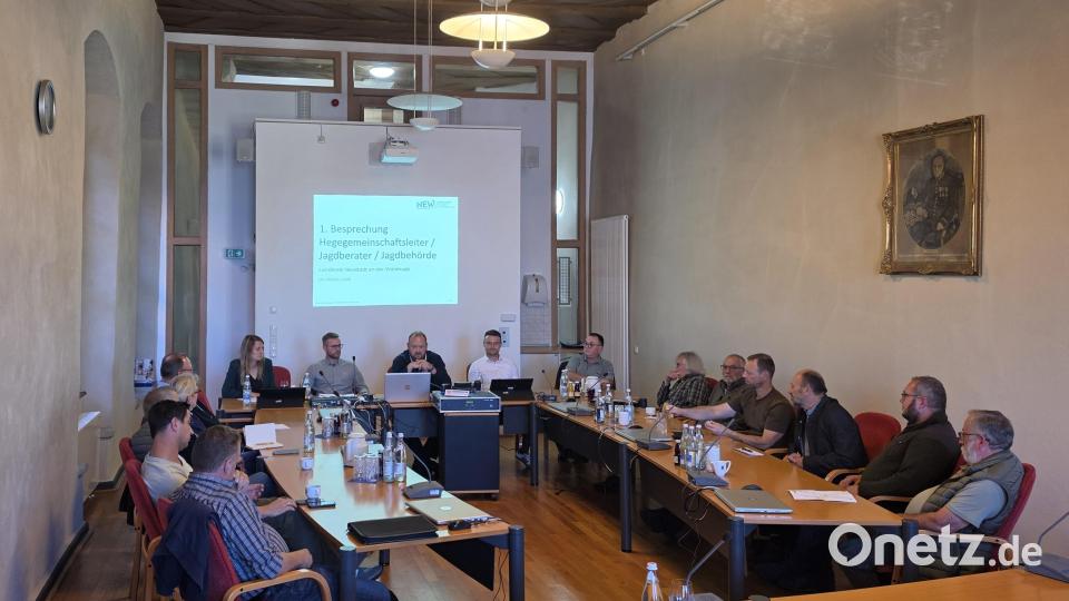 Landratsamt Neustadt intensiviert Austausch mit Jagdexperten, um sich fit für die Zukunft zu machen. Bild: Landratsamt Neustadt a.d.Waldnaab / Marcel Weidner