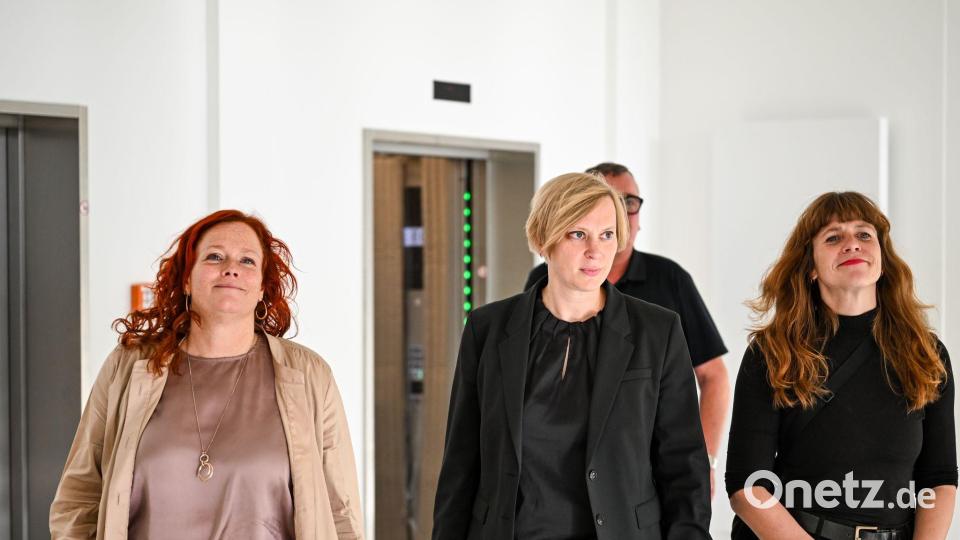 Die Parteispitzen um Bettina König (SPD), Nina Stahr (Grüne) und Kerstin Wolter (Linke) haben sich auf Sondierungen geeinigt. Bild: Sören Stache/dpa