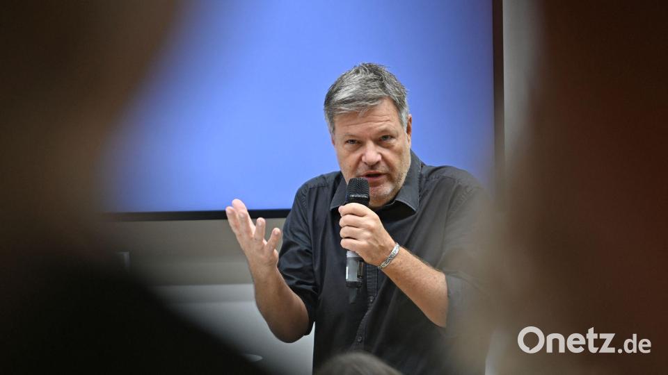 Robert Habeck sagte, er finde Schriftsteller sein cooler. Bild: Jennifer Brückner/dpa