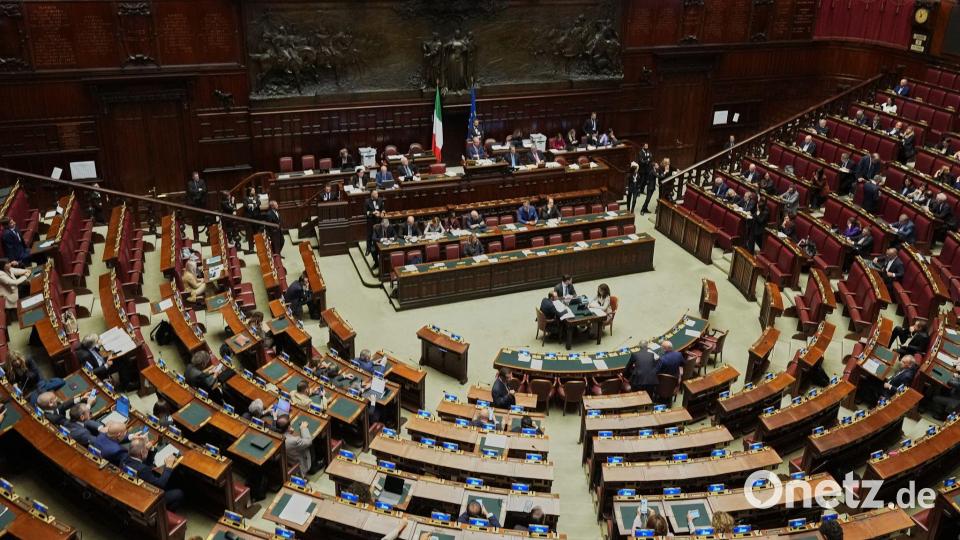 Die umstrittene Wahlrechtsreform hat ihre letzte parlamentarische Hürde genommen. Bild: Andrew Medichini/AP/dpa