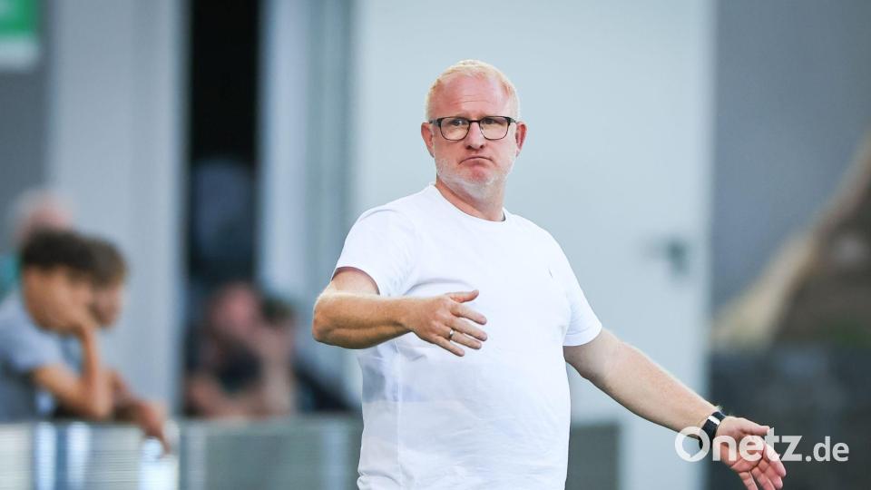 Trainer Heiko Vogel von SpVgg Greuther Fürth muss beim verlustpunktfreien Spitzenreiter Hertha BSC bestehen. (Archivbild). Bild: Daniel Karmann/dpa