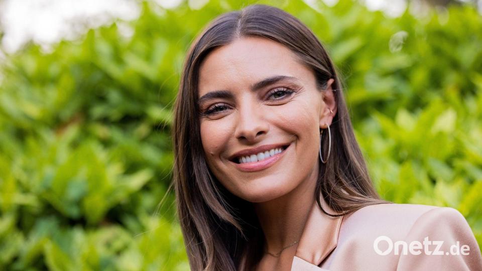 Sophia Thomalla präsentiert 2027 eine neue Reality-Show. (Archivbild) Bild: Rolf Vennenbernd/dpa-Pool/dpa