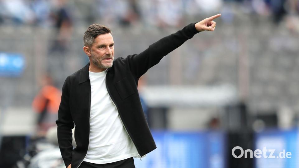 Hertha-Trainer Stefan Leitl peilt den siebten Sieg im siebten Ligaspiel an. Nun geht es gegen seinen Ex-Club. (Archivbild) Bild: Andreas Gora/dpa