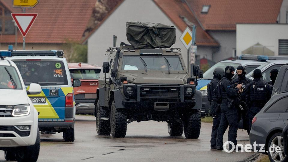 Die Bevölkerung sollte in ihren Häusern bleiben. Bild: Tizian Gerbing/dpa