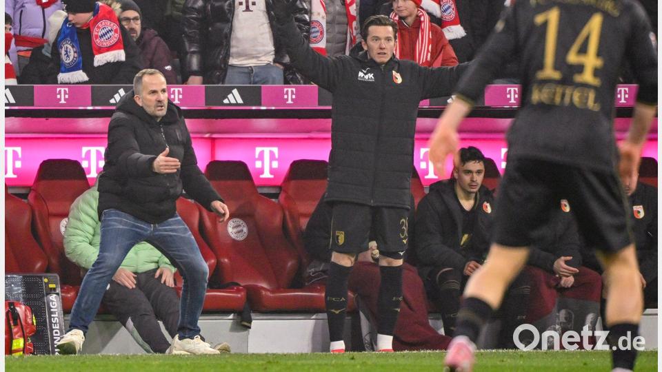FCA-Trainer Baum (l) sah im Januar einen Sieg seiner Mannschaft. (Archivbild) Bild: Peter Kneffel/dpa