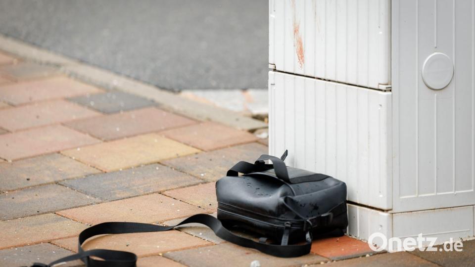 Der Täter hatte morgens vor dem Haus auf den Manager gewartet und ihn dann mit dem Messer attackiert. (Archivbild) Bild: Daniel Karmann/dpa