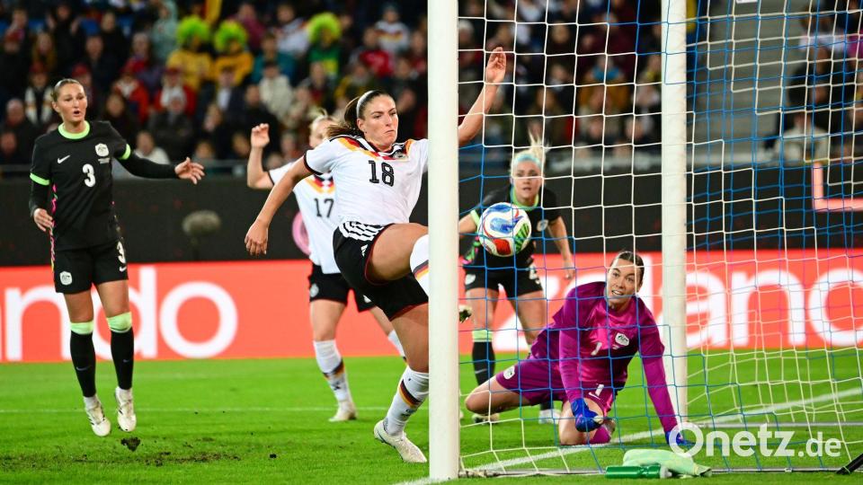 Reingedrückt: Melissa Kössler erzielte die Führung für das DFB-Team. Bild: Sebastian Christoph Gollnow/dpa