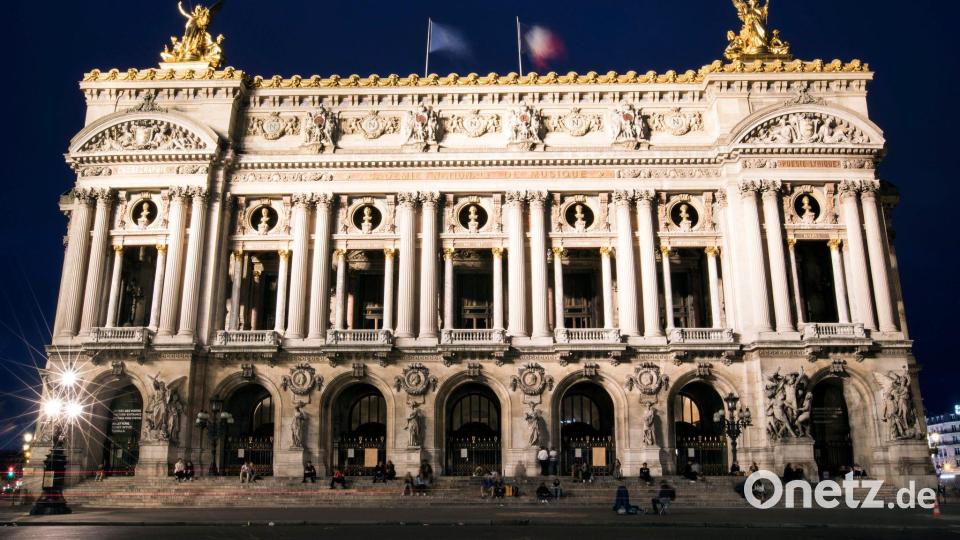 Ikonisches Gebäude mitten in Paris: die Opéra Garnier, auch Palais Garnier genannt - sie ist eines der zwei Pariser Opernhäuser, die der staatlichen Institution Opéra National de Paris unterstehen. Die andere Oper ist die 1989 eröffnete Opéra Bastille. (Archivbild) Bild: Etienne Laurent/epa/dpa