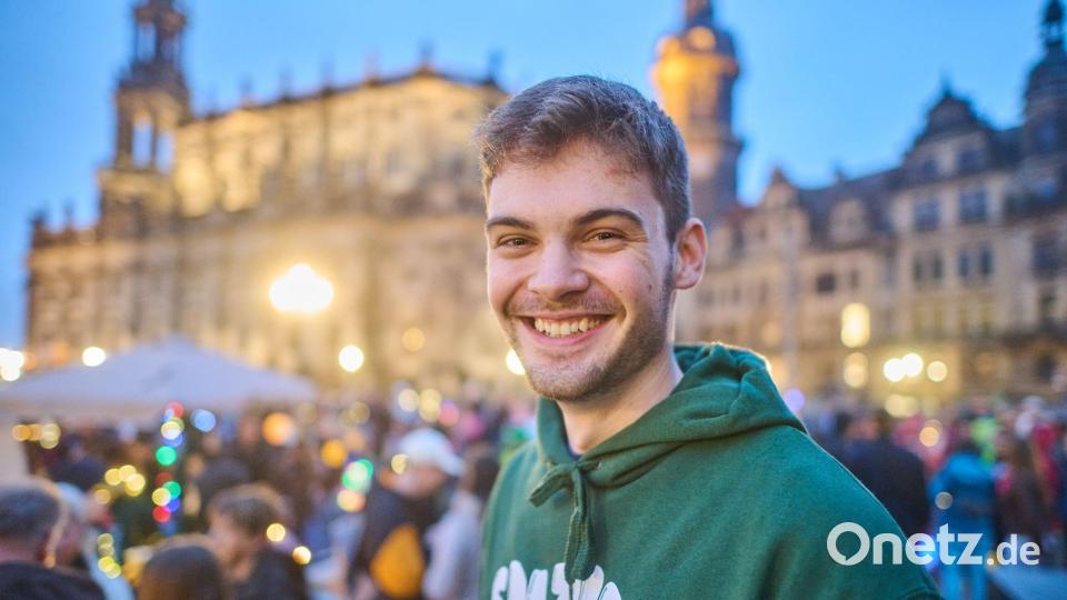 Konrad Höferth hat den Spazierclub in Dresden diesen Sommer gegründet. Bild: Robert Michael/dpa