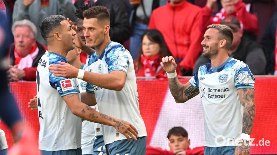 Leverkusen jubelt über einen Sieg in Mainz. Bild: Torsten Silz/dpa