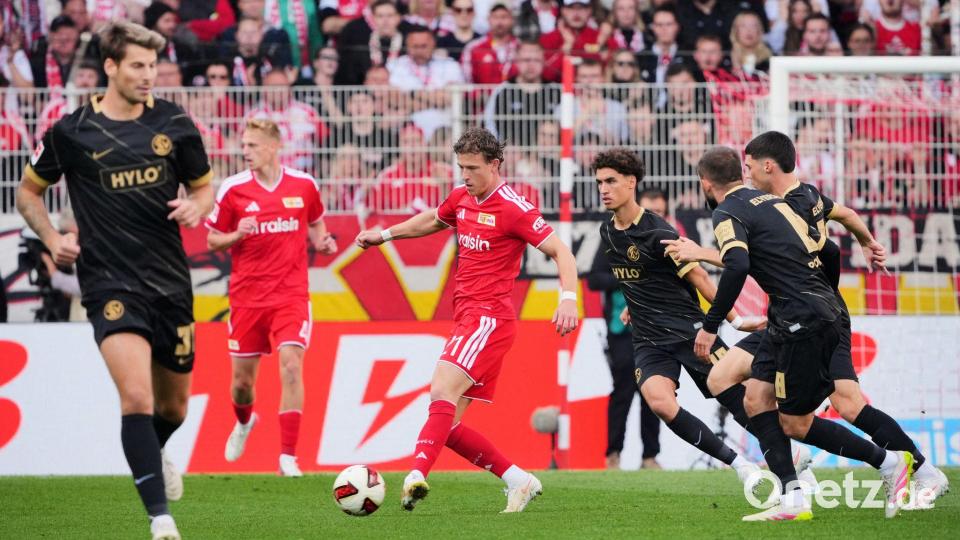 Skarke (M) stand erstmals in der Startelf. Bild: Soeren Stache/dpa