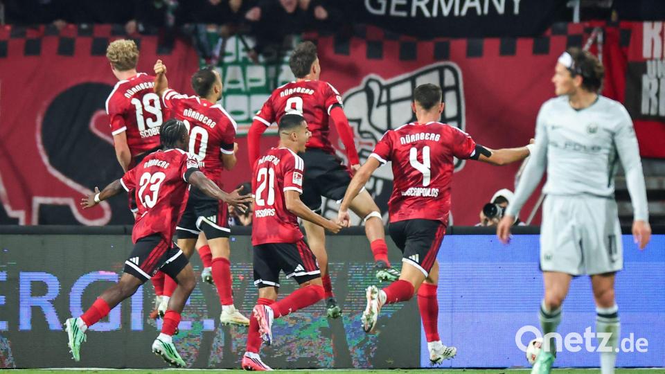 Nürnberg holt gegen Wolfsburg ein zwischenzeitliches 0:2 auf. Bild: Daniel Karmann/dpa
