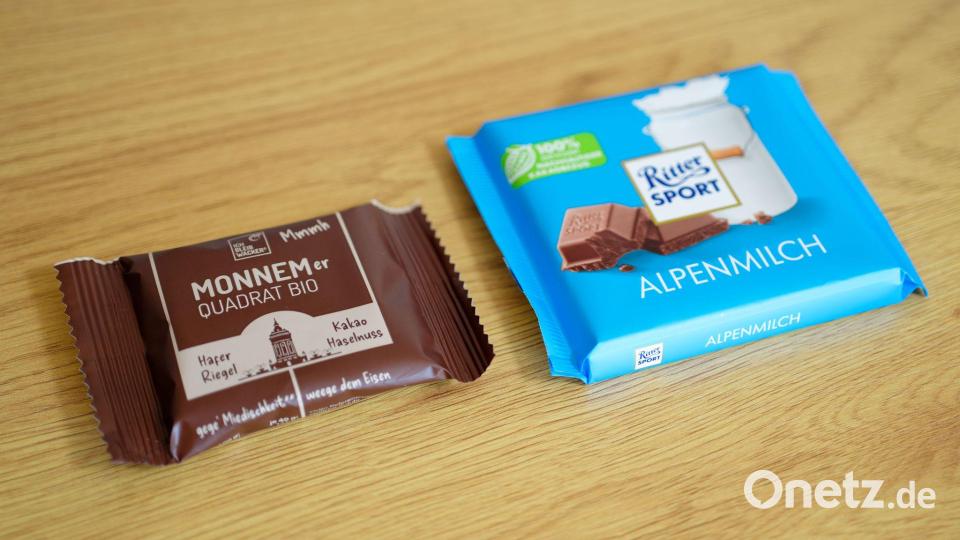 Ritter Sport sieht durch den Haferriegel „Monnemer Quadrat Bio“ nach eigenen Angaben seine Marke bedroht. (Archivbild) Bild: Uwe Anspach/dpa