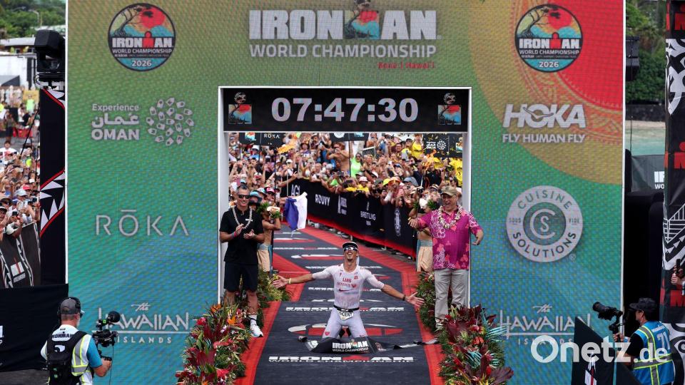 Vincent Luis feiert seinen Triumph auf Hawaii. Bild: Sean M. Haffey/Getty Images North America for IRONMAN/dpa